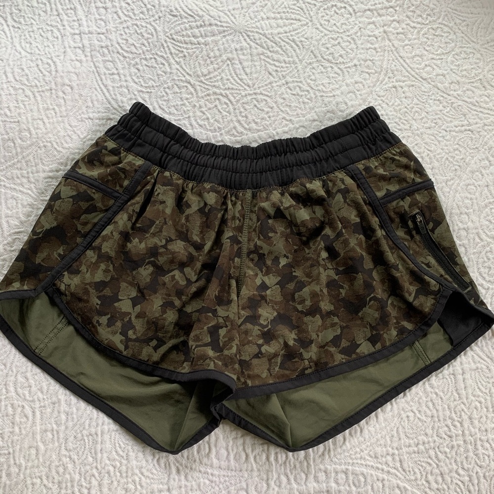 Lululemon midrise lined short